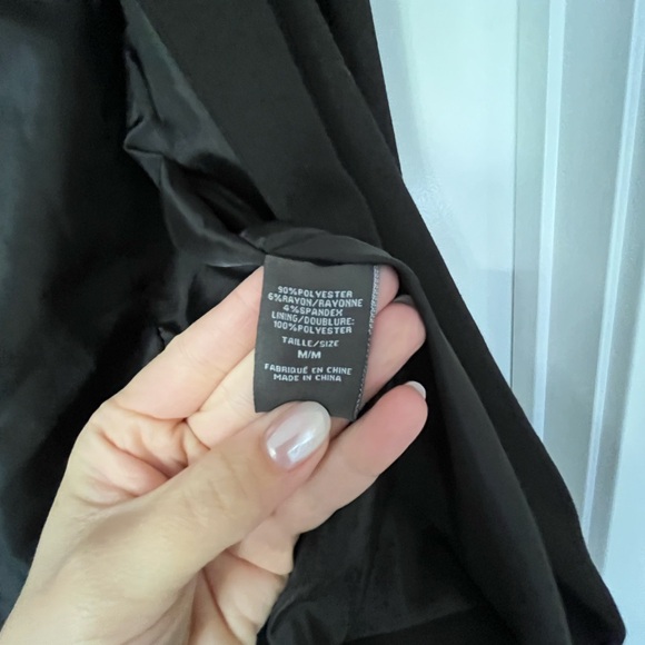 Women Blazer with shoulder design - Picture 3 of 4